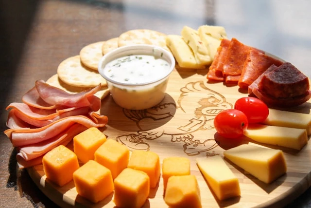 Cold Buffet Cheese Tray